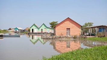 Nueva Vanecia Floating Village